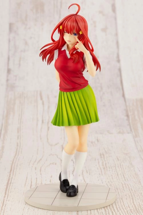 Kotobukiya 1/8 The Quintessential Quintuplets Itsuki Nakano Scale Statue Figure PP892 Fantasy Article Gamer Setup