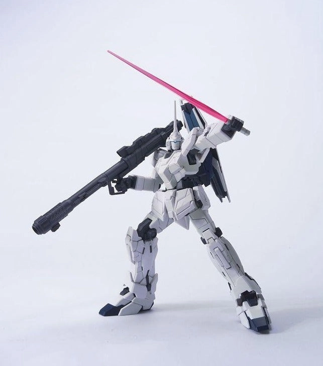 Articulated Hero Chibi Figure Gundam 1/144 HGUC #101 RX-0 Unicorn Gundam (Unicorn Mode) Model Kit